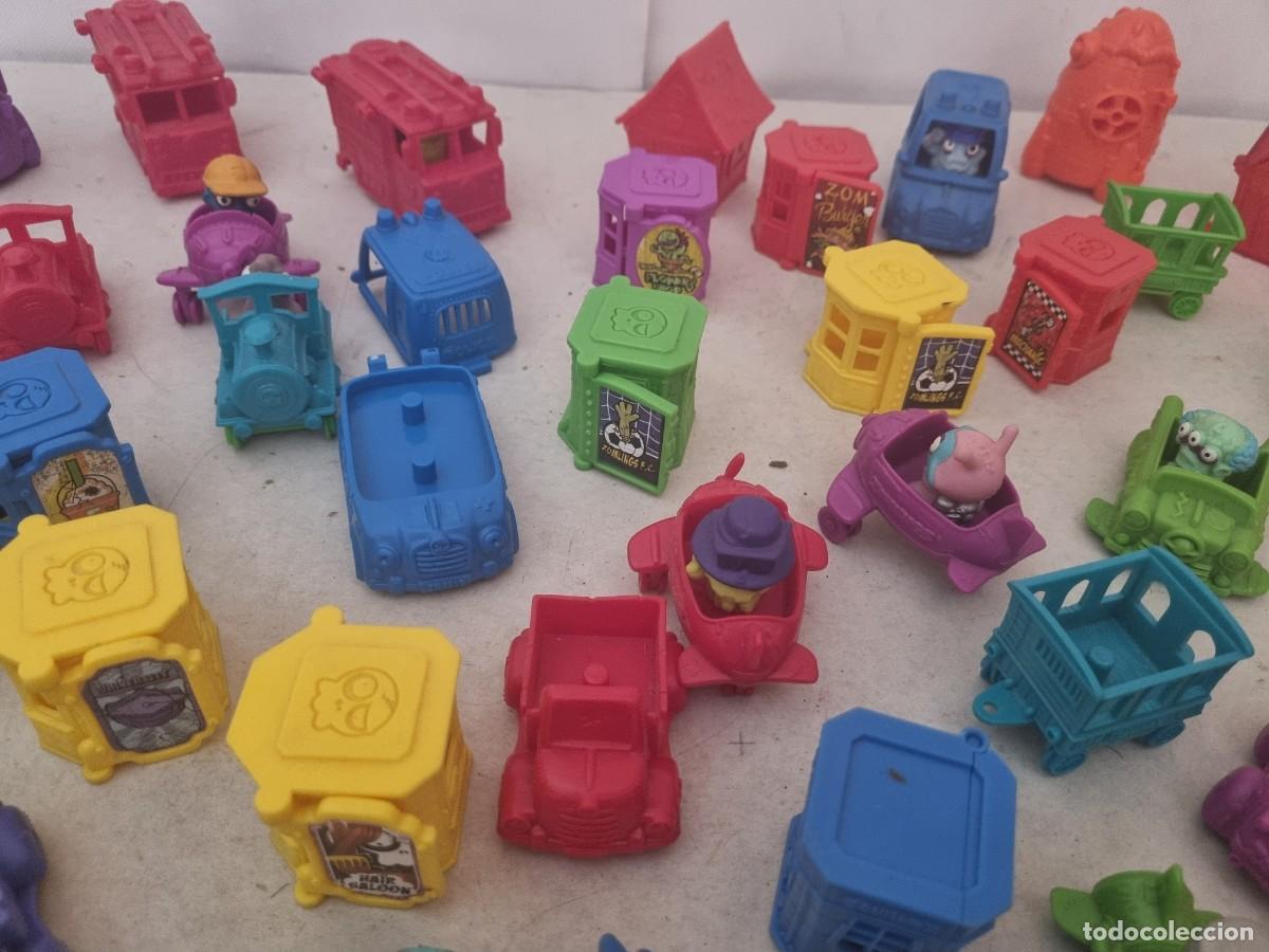 Figuras de goma y PVC: Lote de mu&ntilde;ecos y accesorios zomlings - Foto 19
