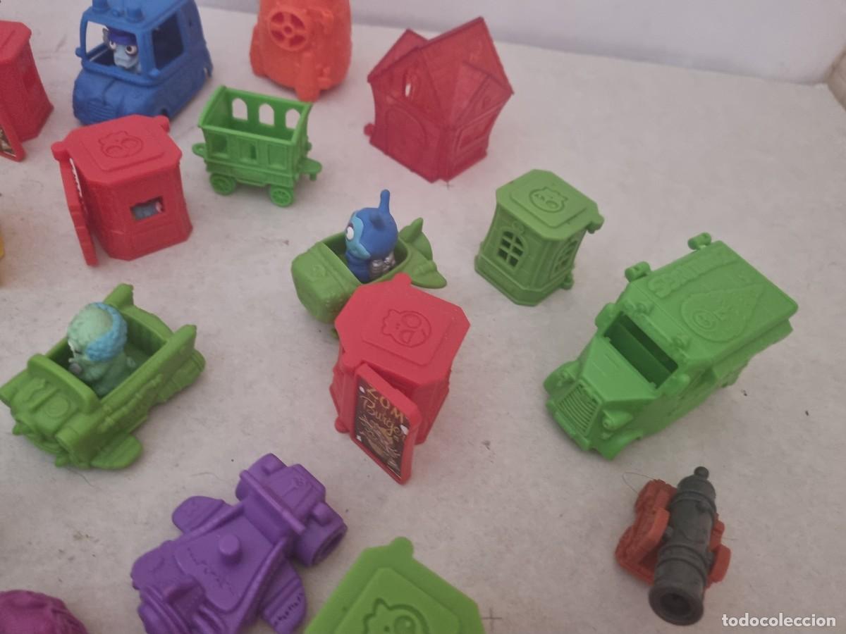 Figuras de goma y PVC: Lote de mu&ntilde;ecos y accesorios zomlings - Foto 22