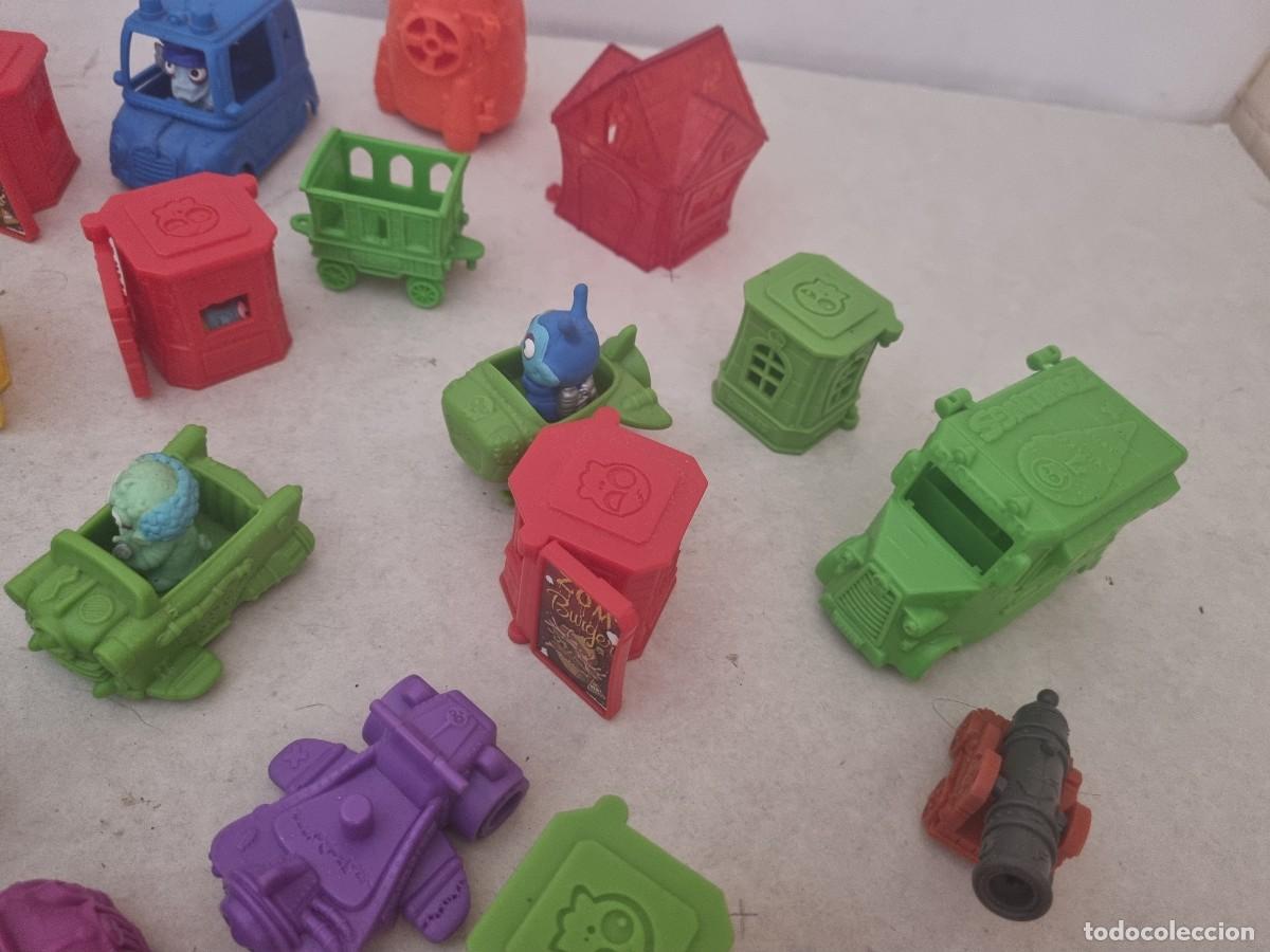 Figuras de goma y PVC: Lote de mu&ntilde;ecos y accesorios zomlings - Foto 23
