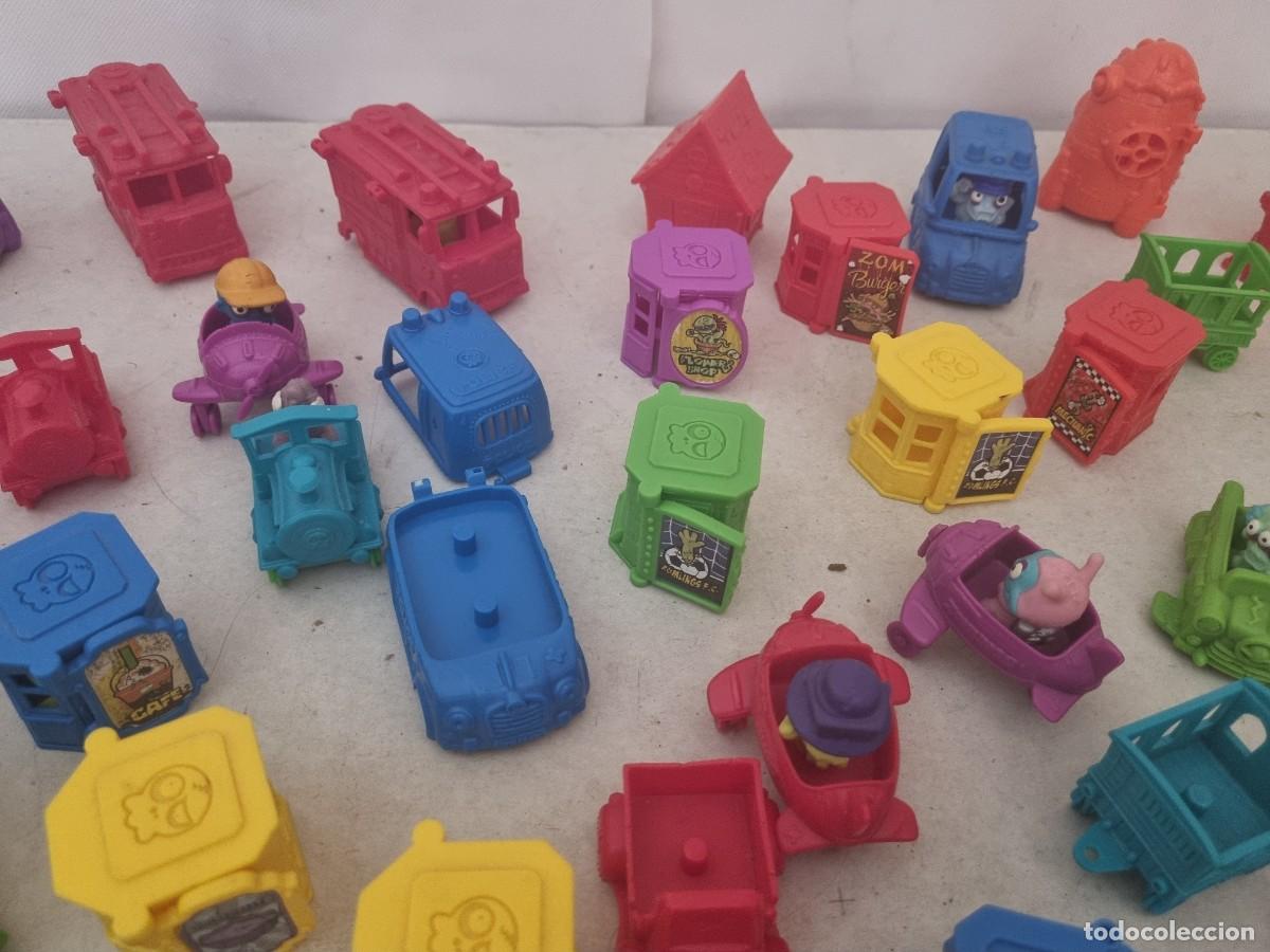 Figuras de goma y PVC: Lote de mu&ntilde;ecos y accesorios zomlings - Foto 26