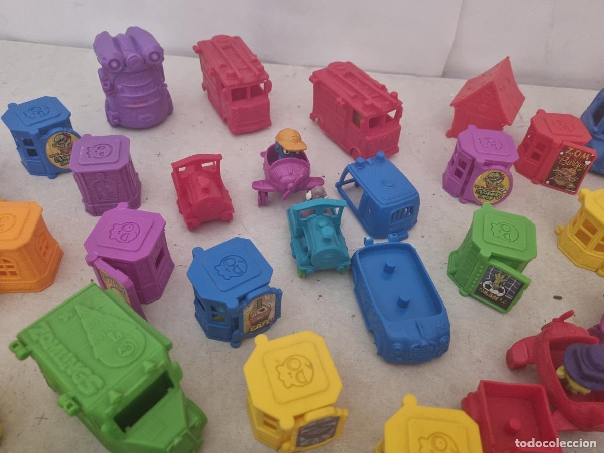 Figuras de goma y PVC: Lote de mu&ntilde;ecos y accesorios zomlings - Foto 27