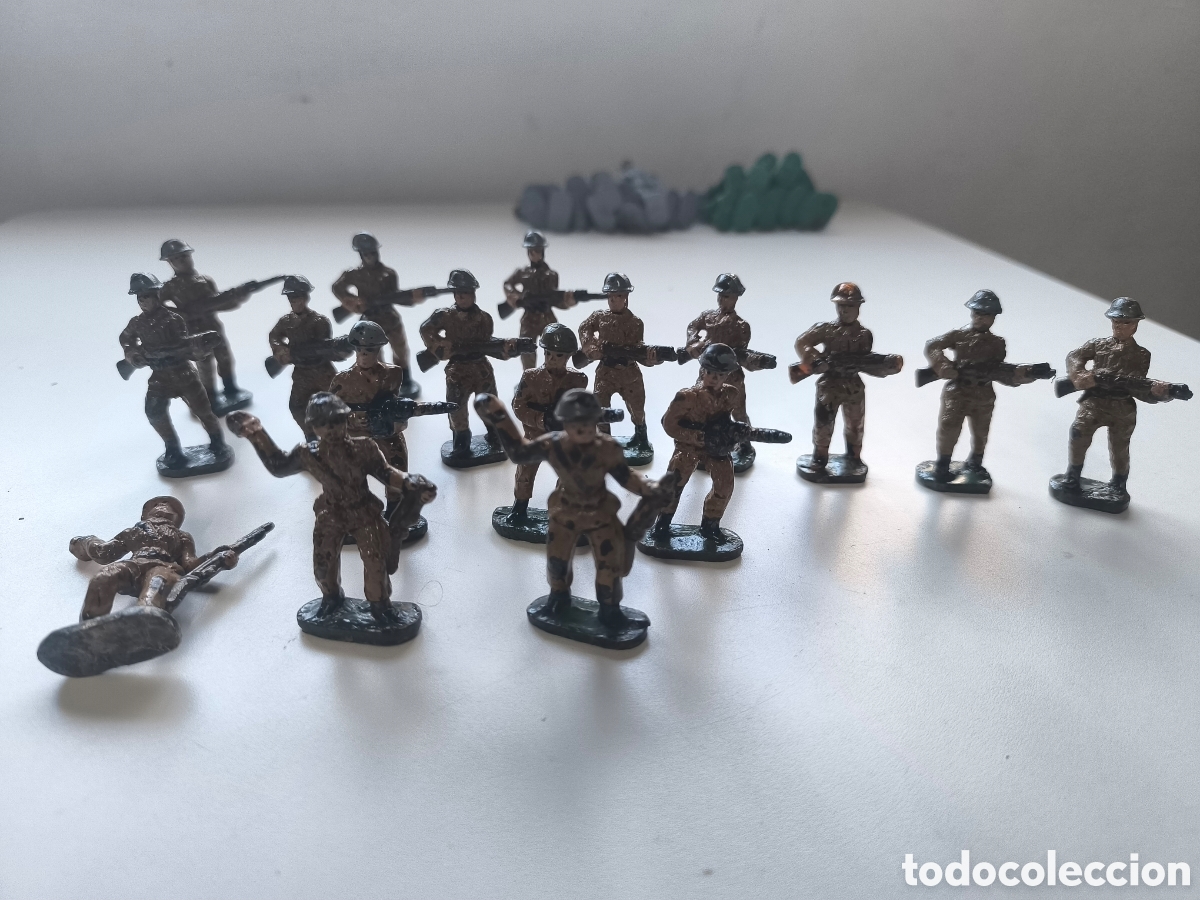 Figuras de Goma y PVC: Lote 16+1 de regalo soldados mairza a&ntilde;os 50