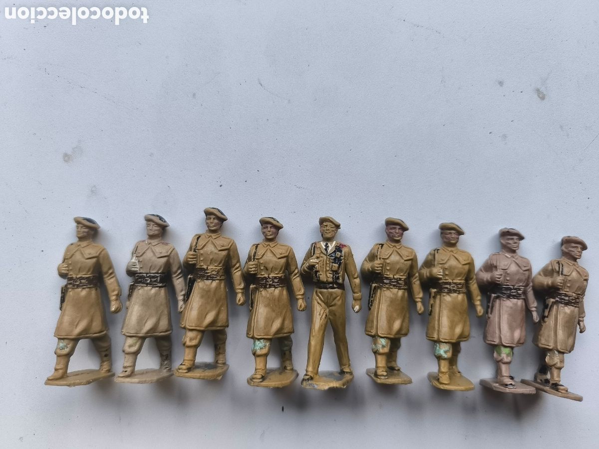 Figuras de Goma y PVC: Soldados pech desfilando 9 unidades