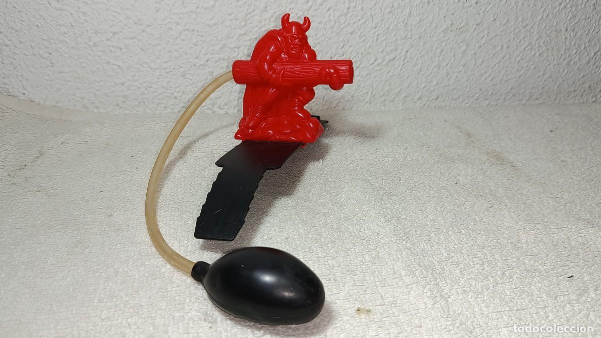 Figuras de Goma y PVC: ANTIGUO JUGUETE BRAZOKA BRAZOKAS PREMIO PREMIUM DE PHOSKITOS A&Ntilde;OS 90