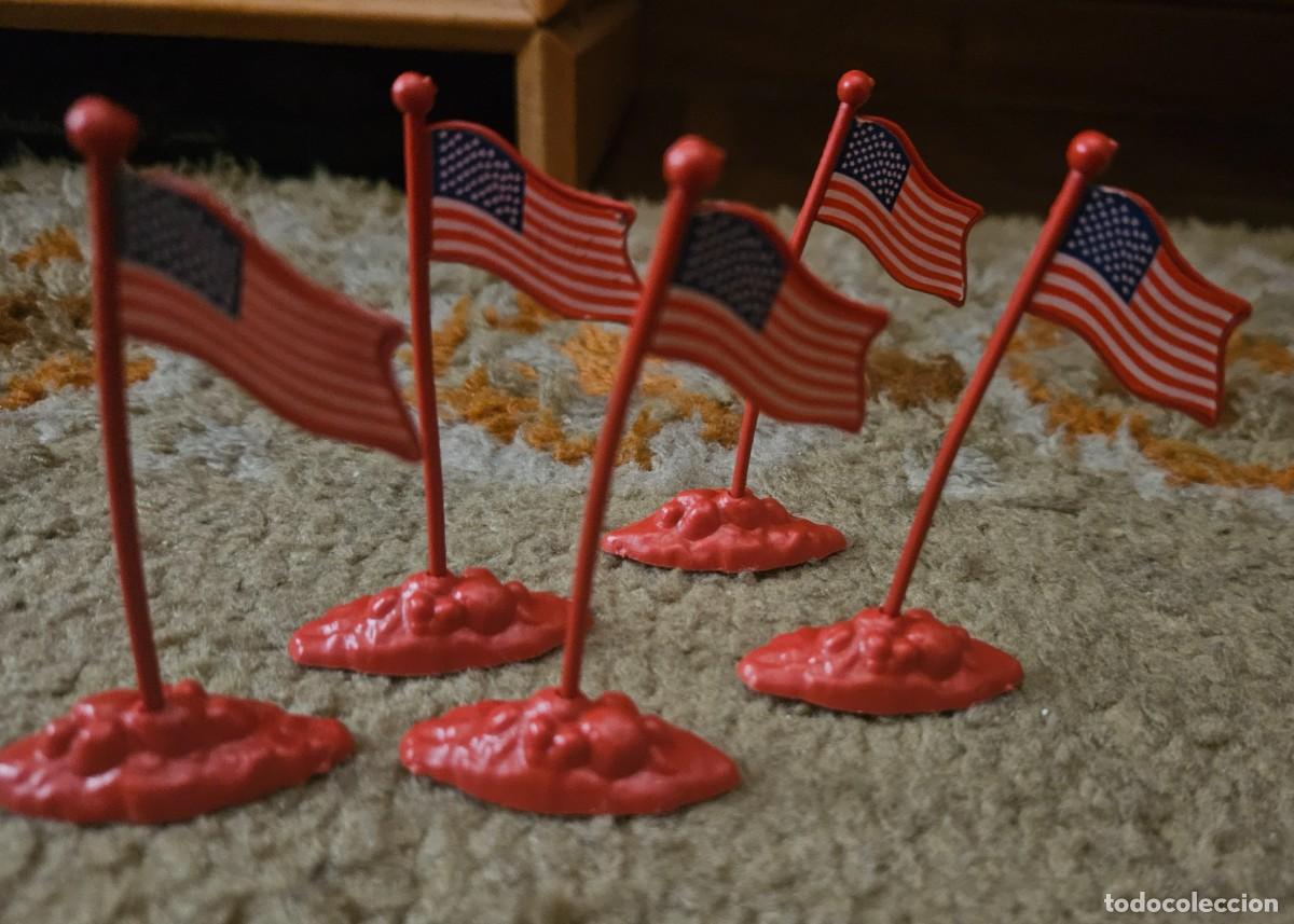 Figuras de Goma y PVC: Lote 5 Banderas USA Estados Unidos americanos - Montaplex Monta-Plex Montaman soldaditos 7,5 cm alto