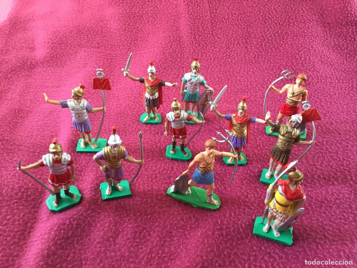 Figuras de Goma y PVC: 11 figuras de ROMANOS y GLADIADORES de Oliver