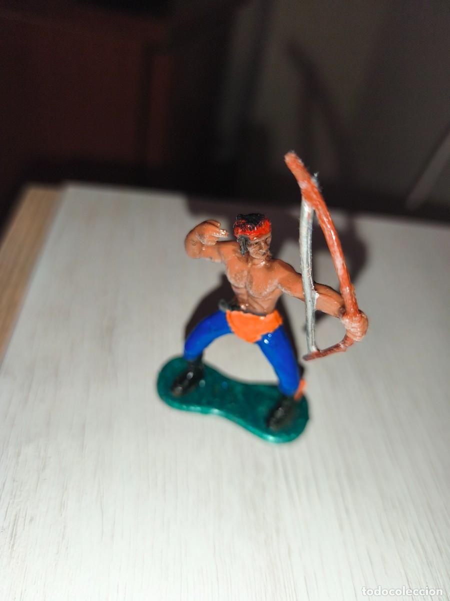 Figuras de Goma y PVC: Mu&ntilde;ecos indios y vaqueros