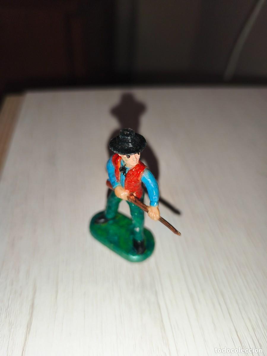 Figuras de Goma y PVC: mu&ntilde;ecos indios y vaqueros