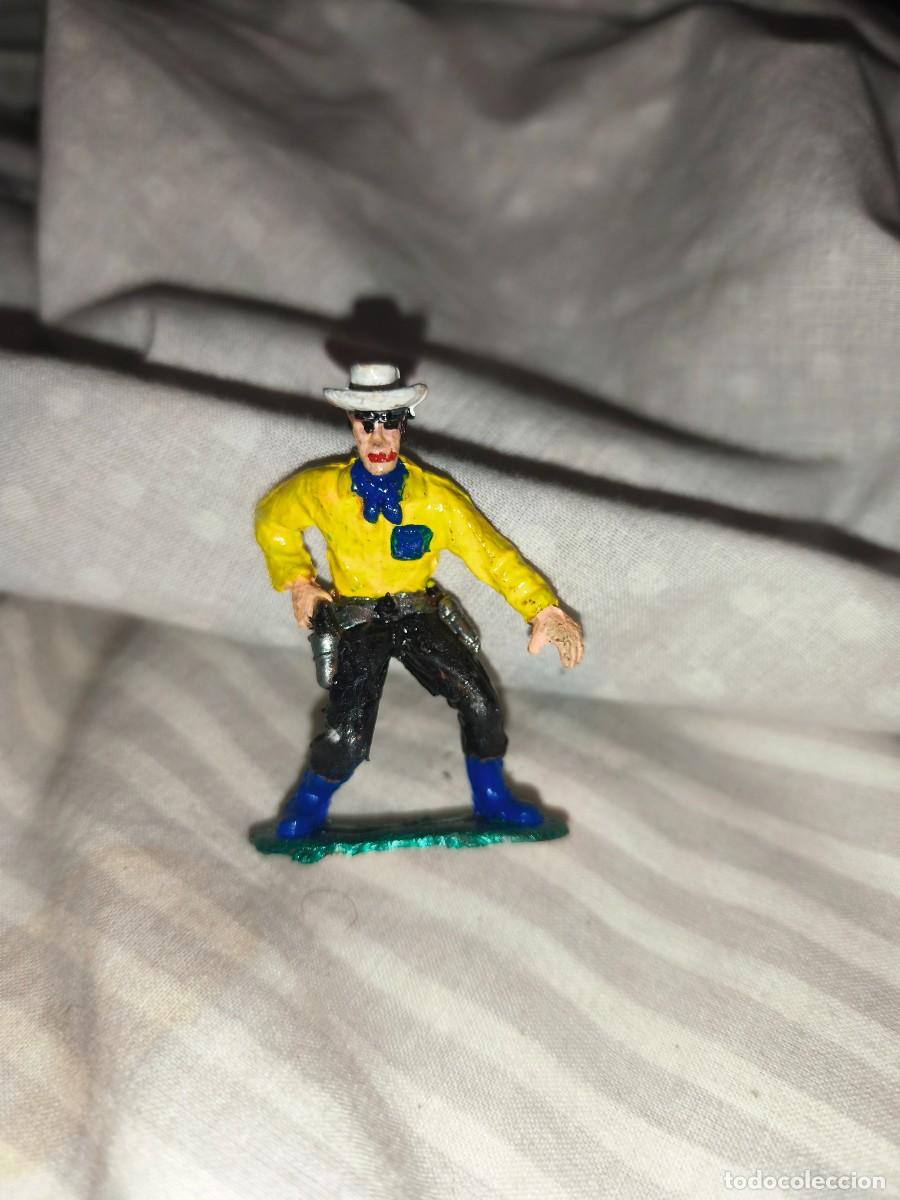 Figuras de Goma y PVC: mu&ntilde;ecos indios y vaqueros