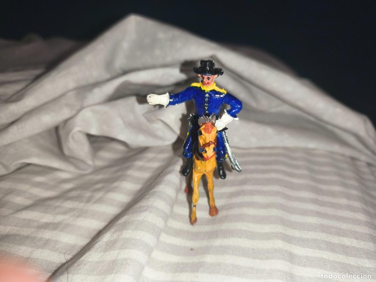 Figuras de Goma y PVC: mu&ntilde;ecos indios y vaqueros