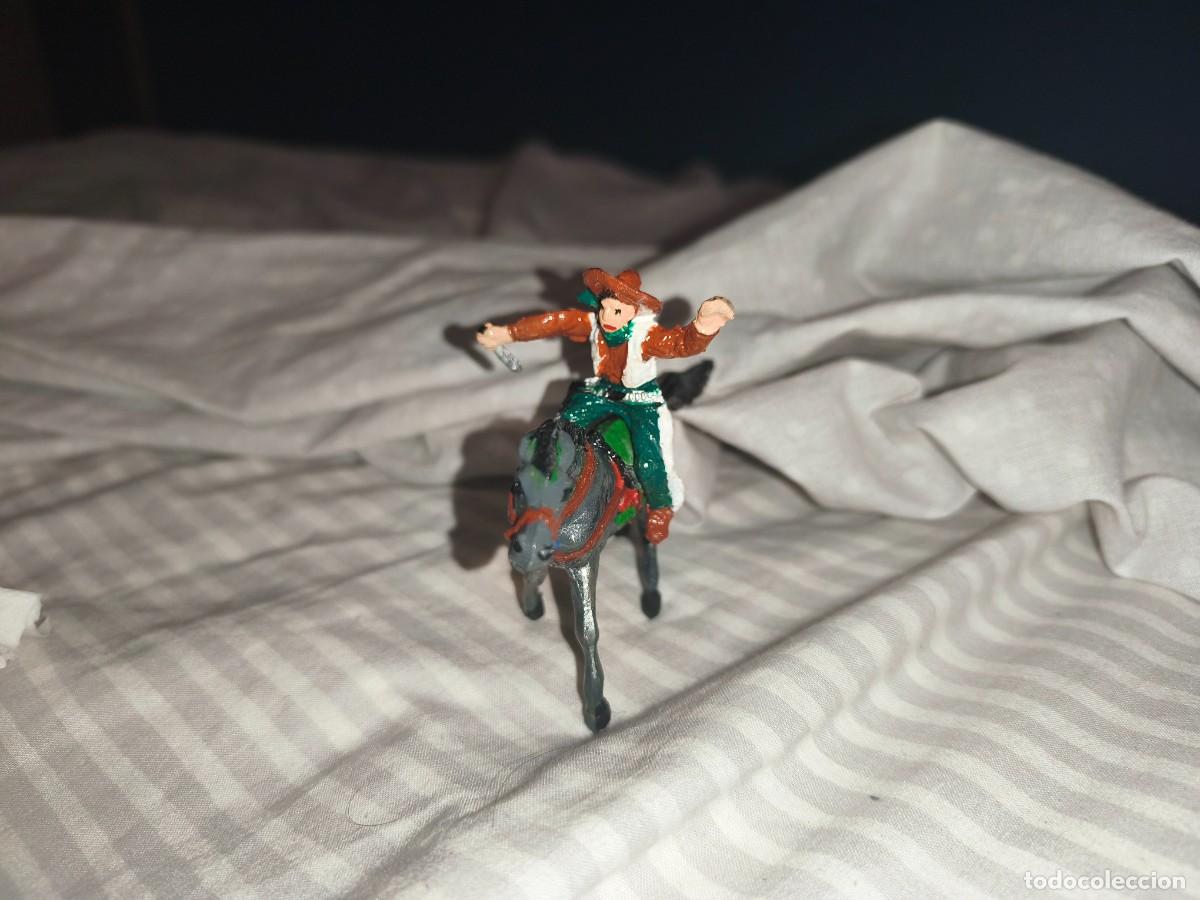 Figurines en Caoutchouc et PVC: mulecos indios y vaqueros