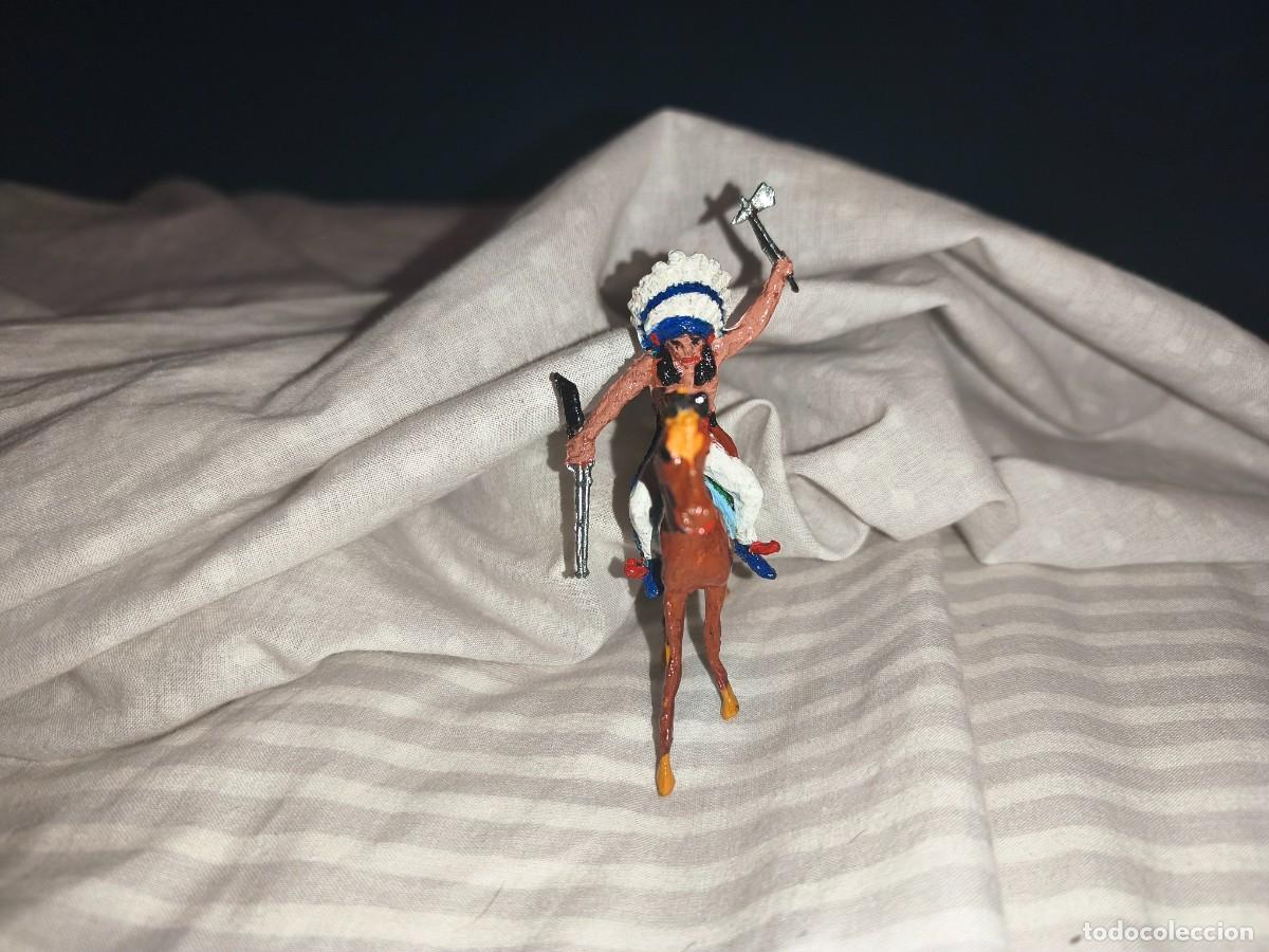 Figurines en Caoutchouc et PVC: mu&ntilde;ecos indios y vaqueros
