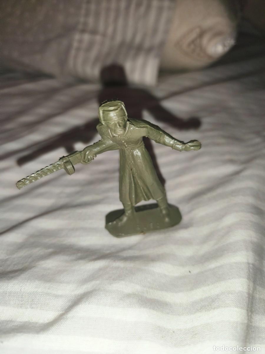Figuras de Goma y PVC: mu&ntilde;ecos indios y vaqueros