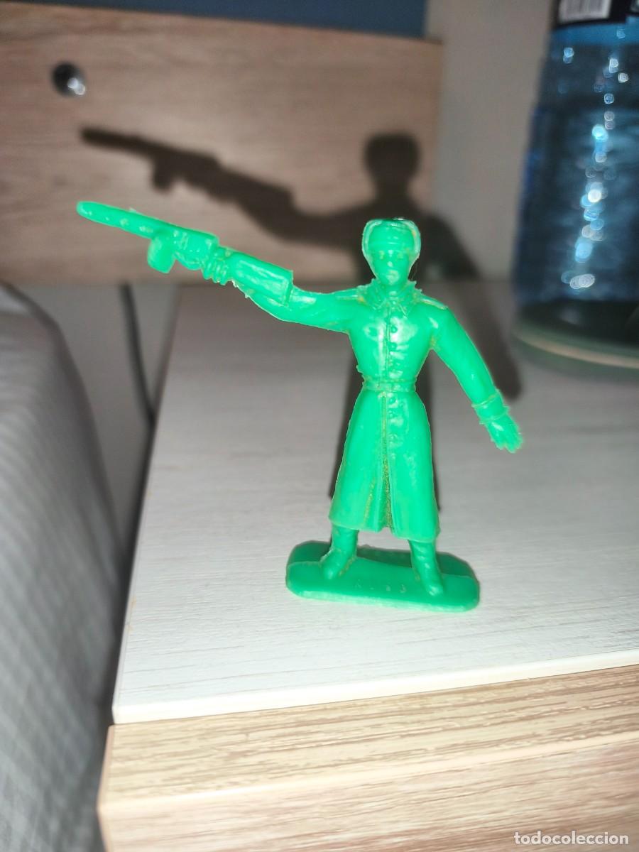 Figuras de Goma y PVC: mu&ntilde;ecos soldados del mundo