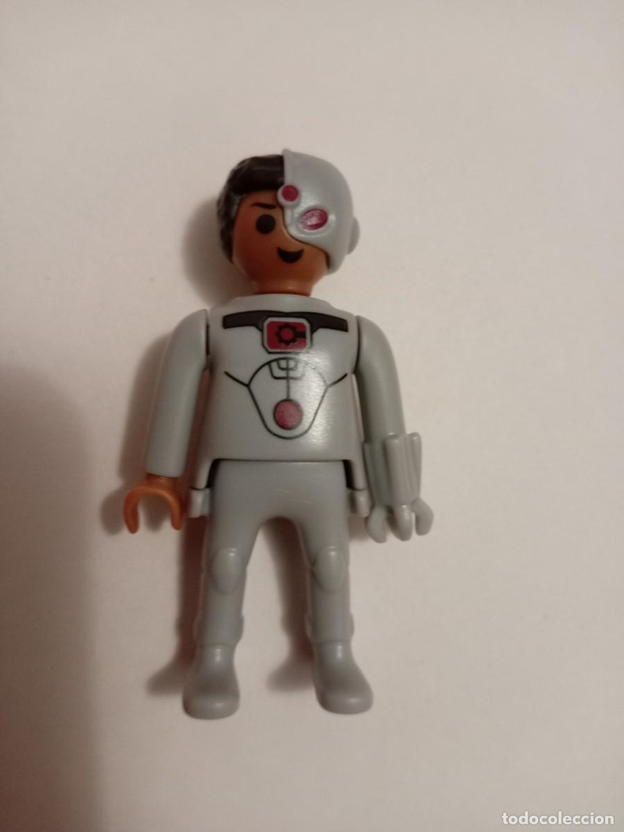 Figuras de Goma Kinder: KINDER figura Playmobil DC_Cyborg