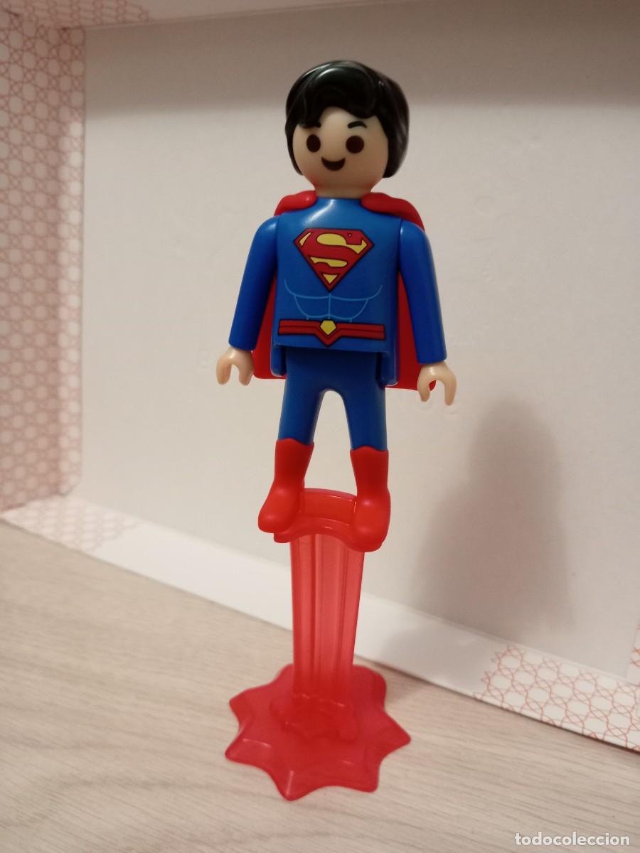 Figuras de Goma Kinder: KINDER Sorpresa Maxi_figura Playmobil DC_Superman