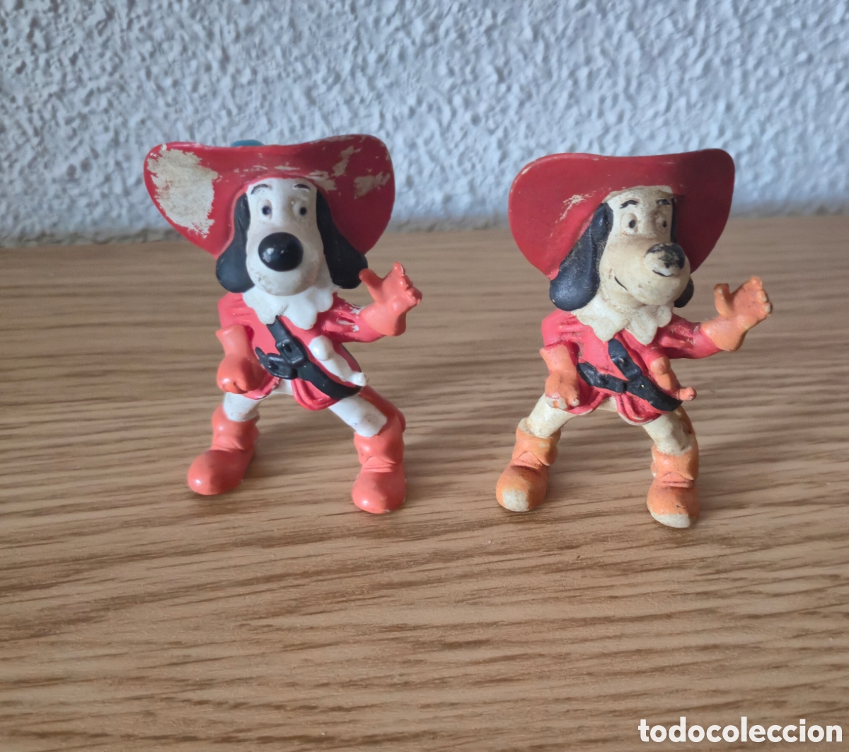 Figuras de Goma y PVC: Dos figuras de D'Artacan, de Los 3 Mosqueperros. A&ntilde;os 80. Star Toys. &Eacute;poca wwf, Heman, Gijoe, Master