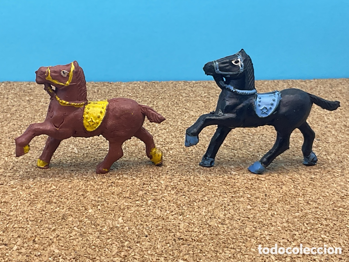 Figuras de Goma y PVC: Antiguas Figuras del Oeste en Goma. Pareja de Caballos de Alca Capell y/o Lafredo. A&ntilde;os 50/60