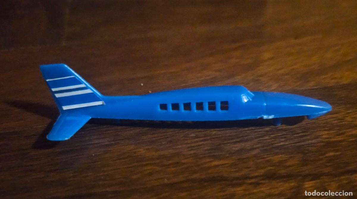 Figuras de Goma y PVC: Cessna 402 - pl&aacute;stico azul - solo parte superior - Mira