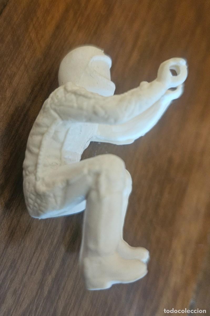 Figuras de Goma y PVC: Piloto motorista de moto obsequio Galletas Siro - color blanco goma