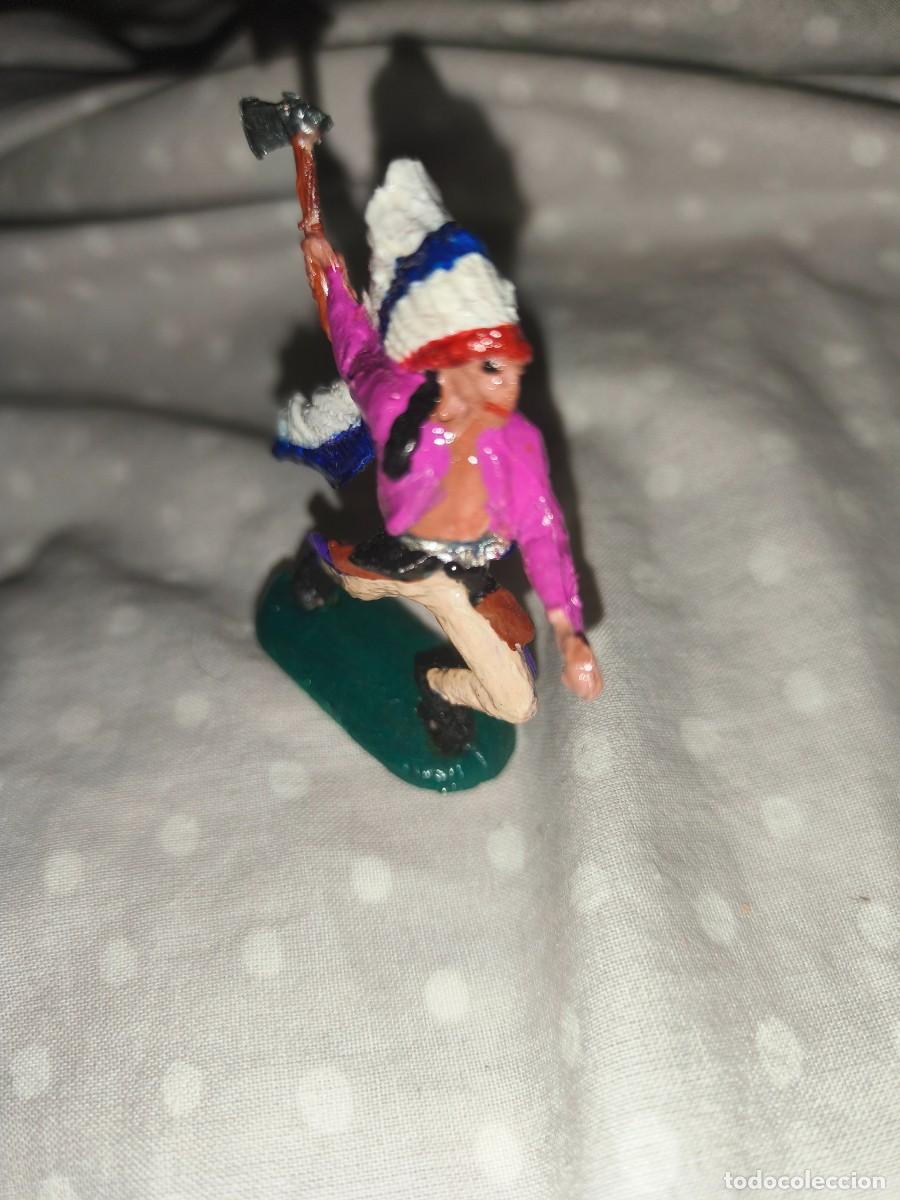 Rubber and PVC Figures: mu&ntilde;ecos indios y vaqueros