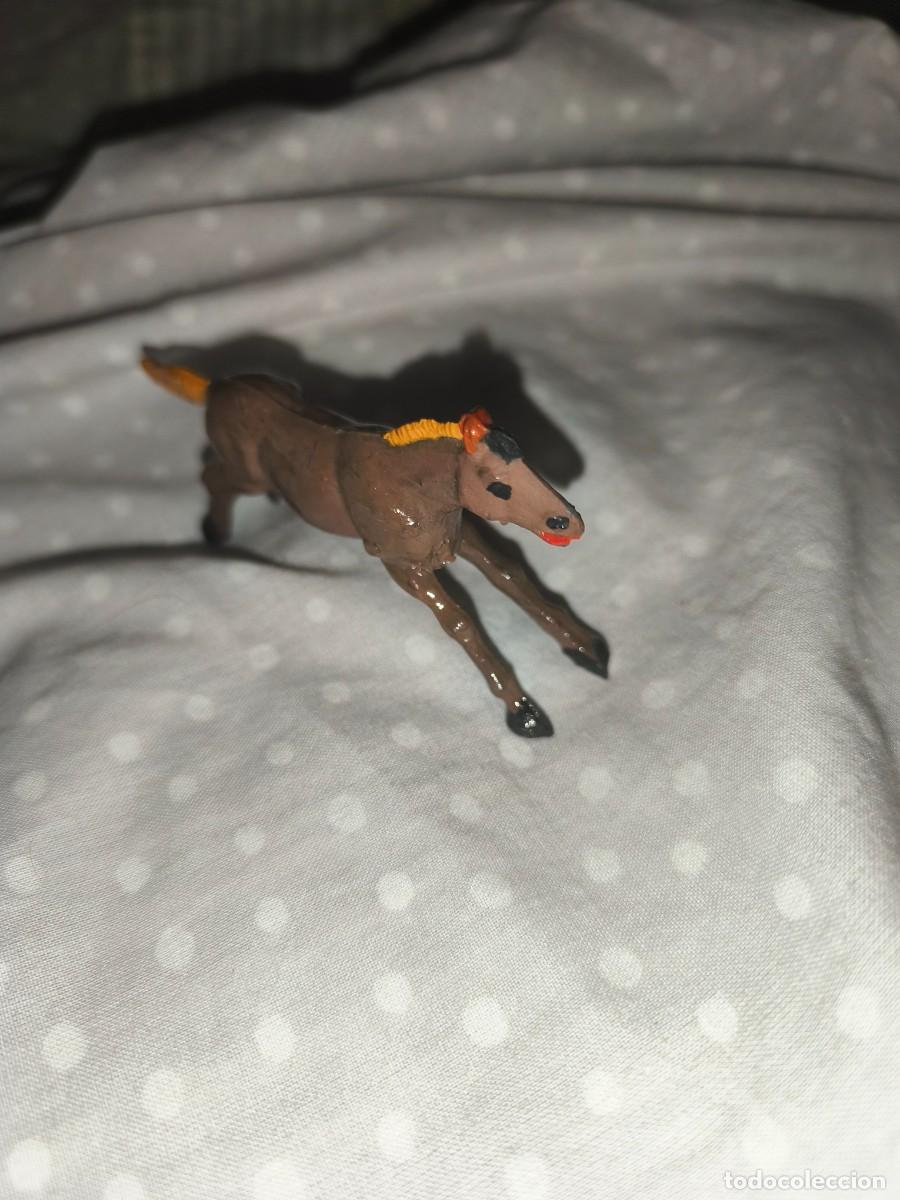 Rubber and PVC Figures: mu&ntilde;ecos indios y vaqueros