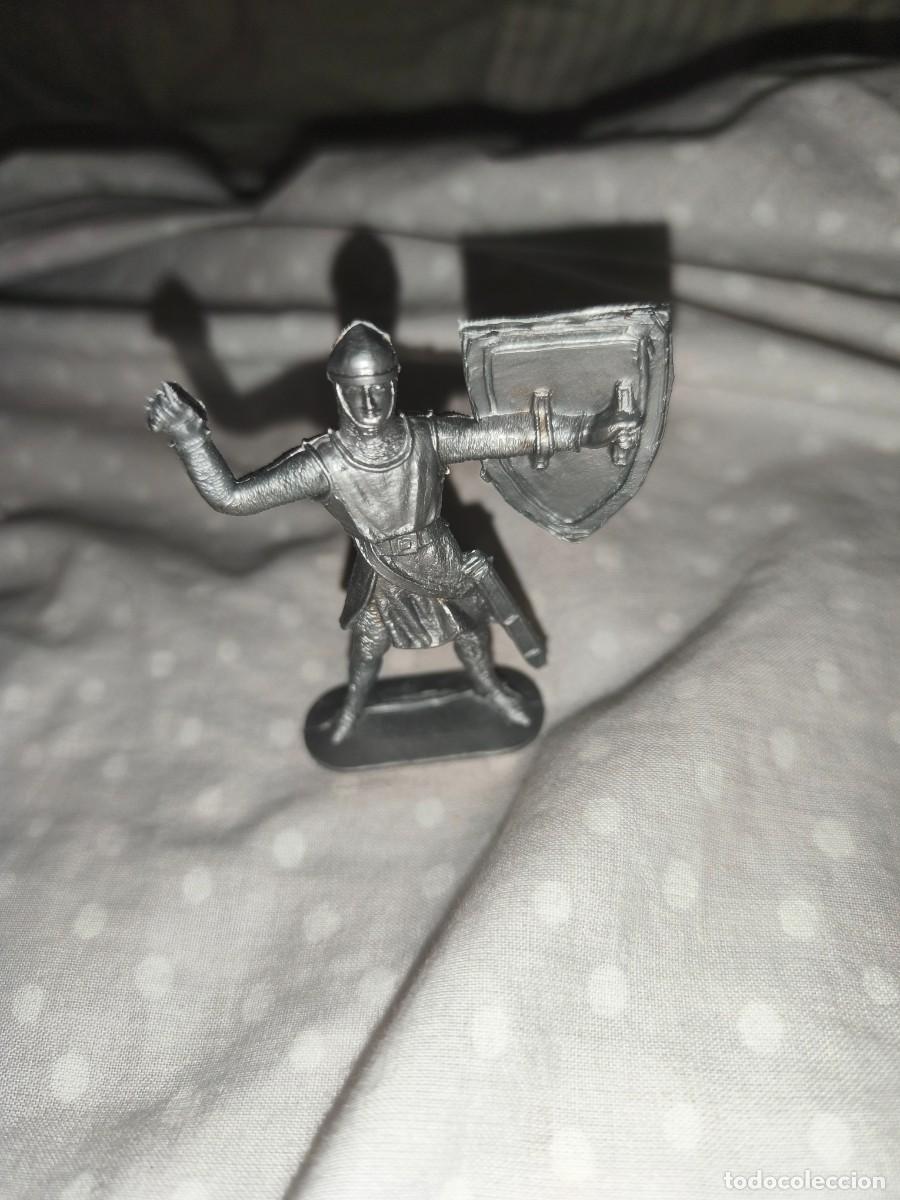 Gummi- und PVC-Figuren: mu&ntilde;eco soldado meideval