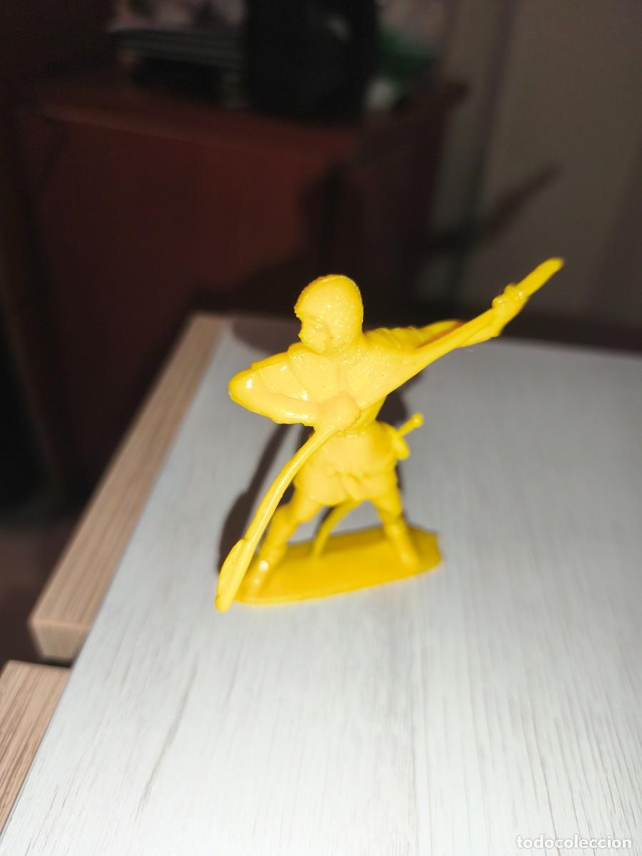 Figuras de Goma y PVC: mu&ntilde;ecos soldados medievales