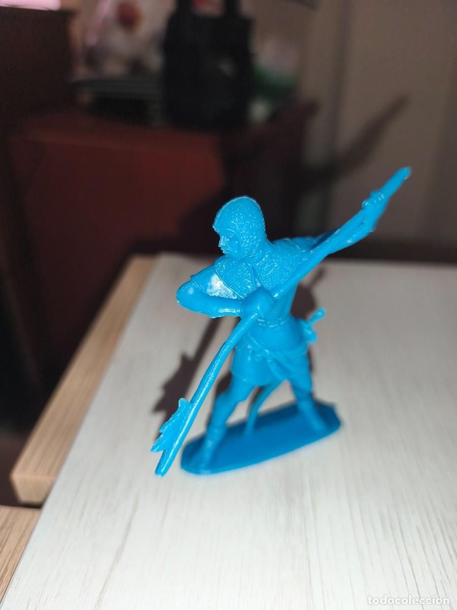 Figuras de Goma y PVC: mu&ntilde;ecos soldados medievales