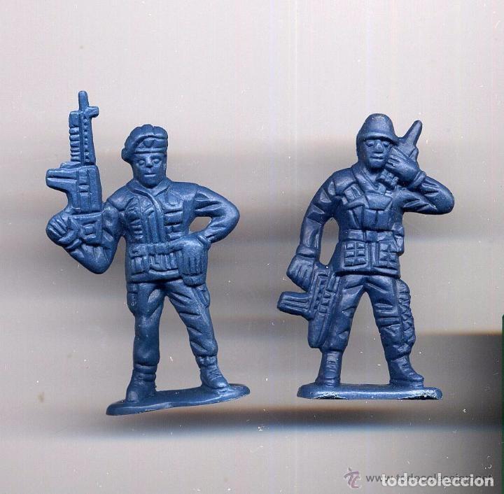 Figuras de Goma y PVC: SOLDADOS PLASTICO AZULES 5CM