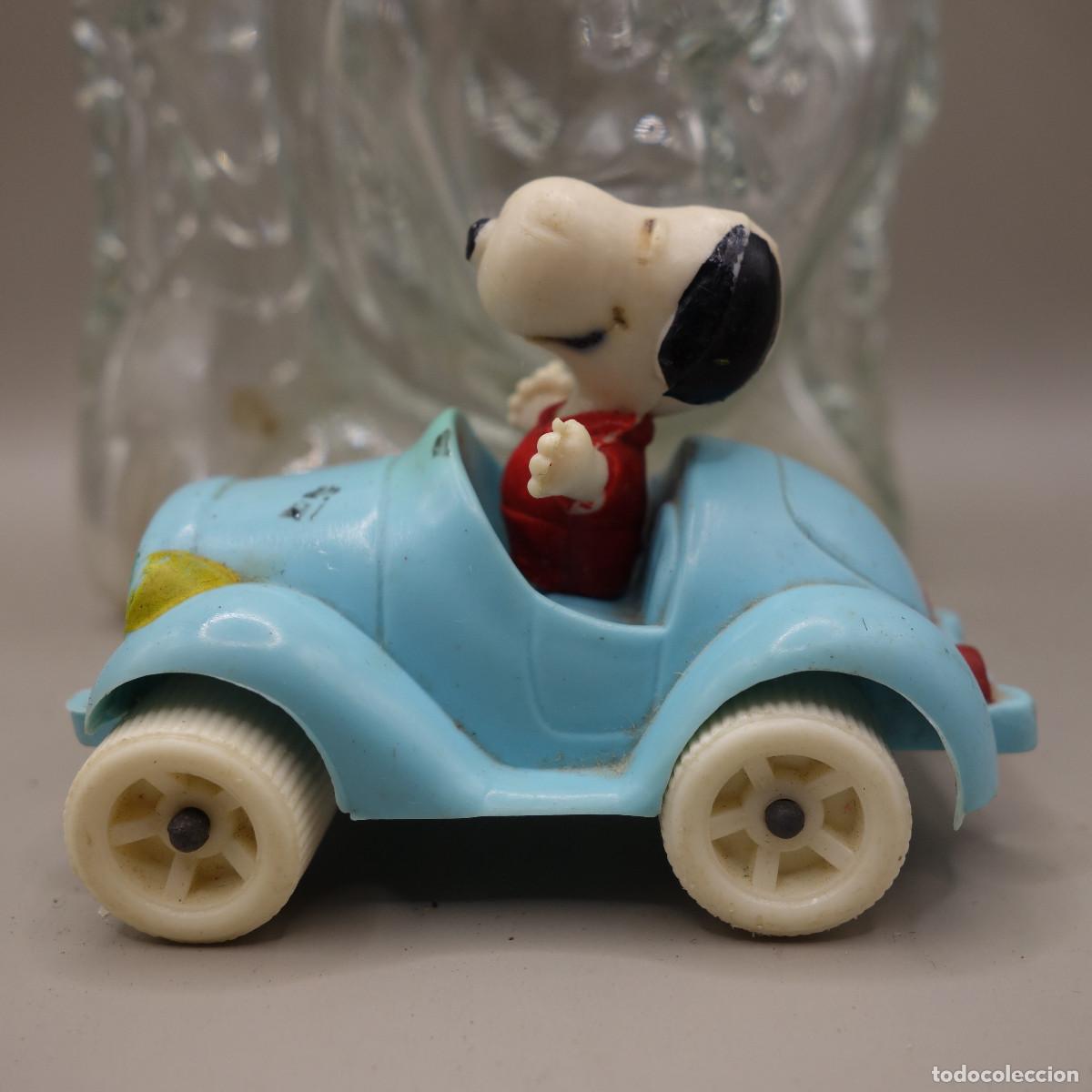 Figuras de Goma y PVC: FIGURA DE GOMA SNOOPY EN COCHE