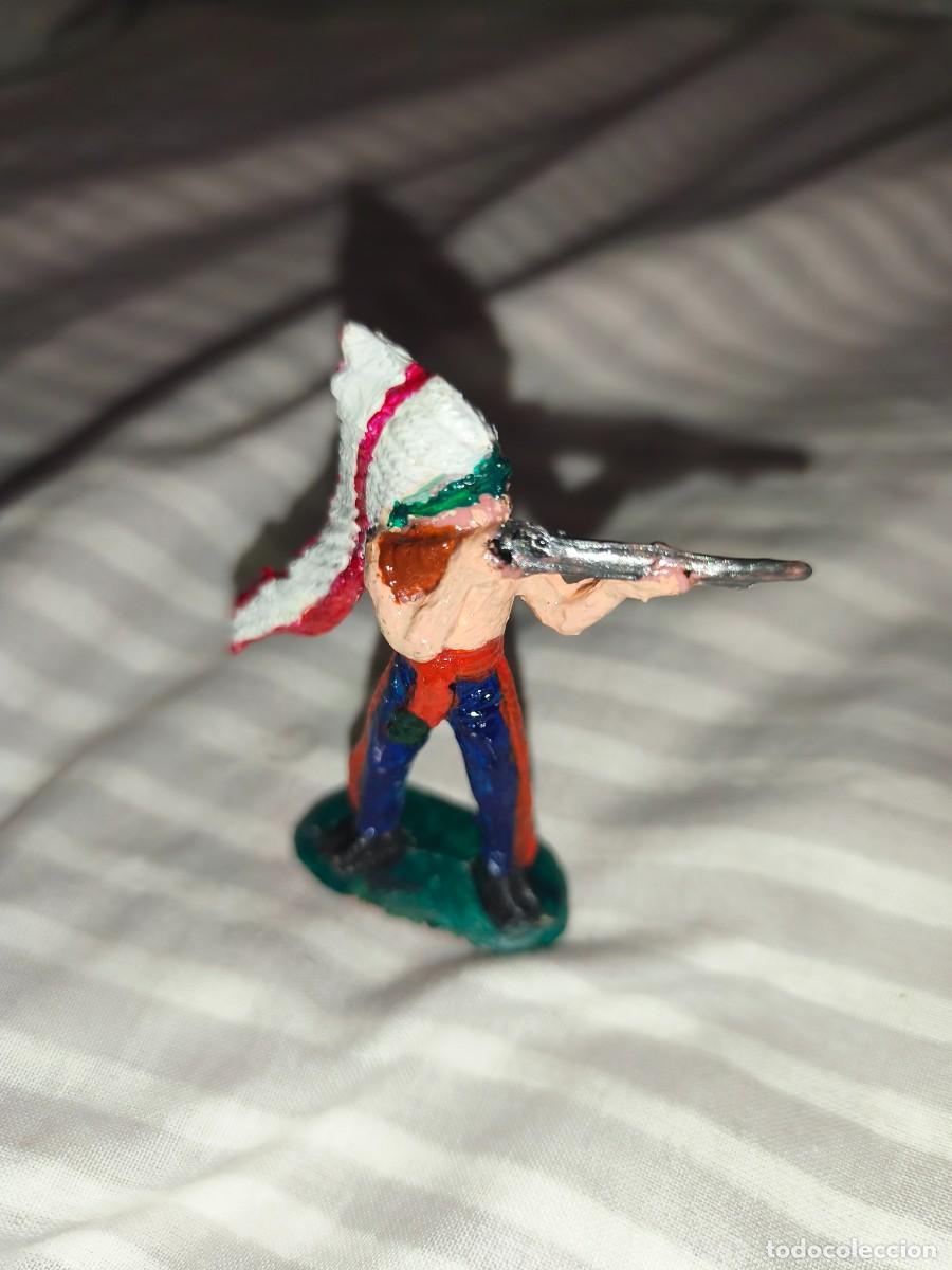 Figuras de Goma y PVC: mu&ntilde;ecos indios y vaqueros