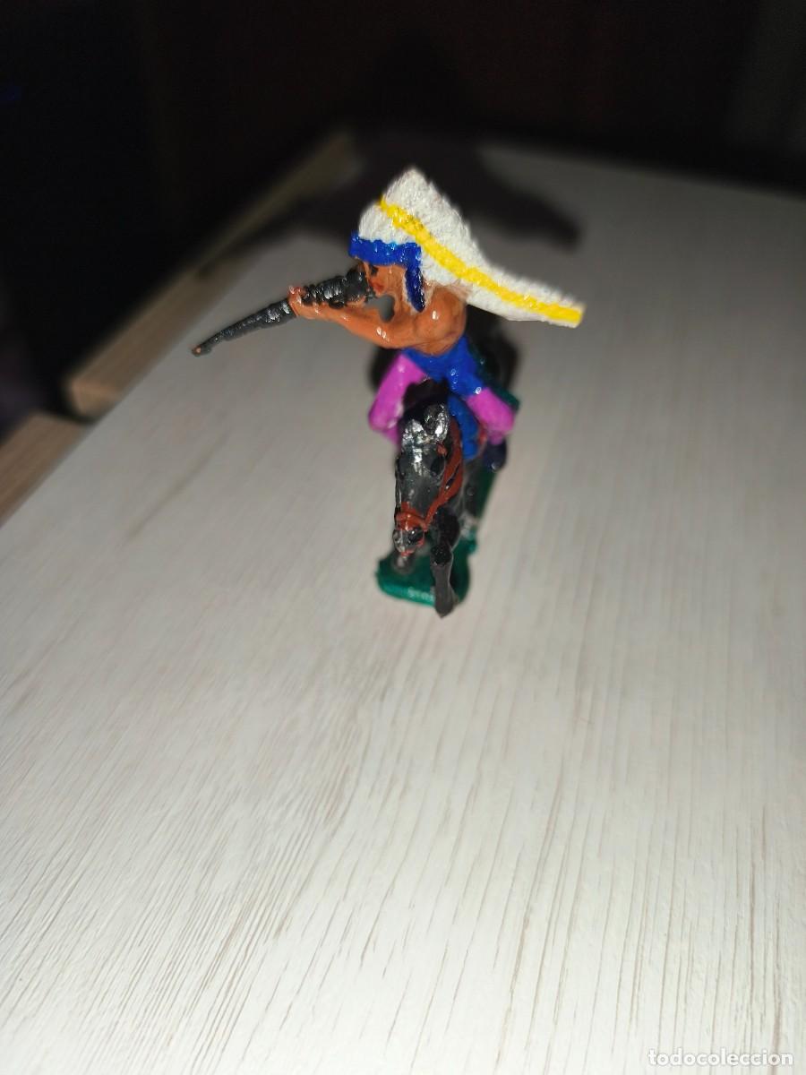 Figuras de Goma y PVC: mu&ntilde;ecos indios y vaqueros