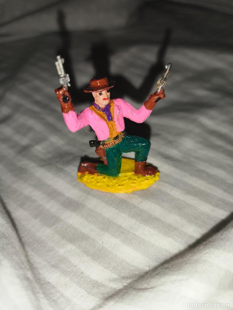 Figuras de Goma y PVC: mu&ntilde;ecos indios y vaqueros