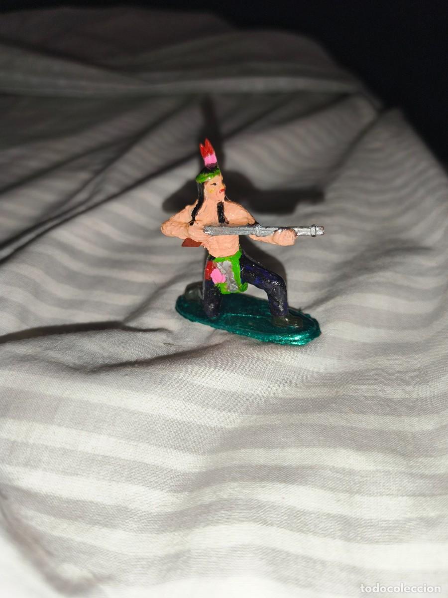 Figuras de Goma y PVC: mu&ntilde;ecos indios y vaqueros
