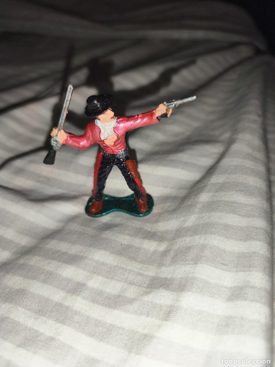 Figuras de Goma y PVC: mu&ntilde;ecos indios y vaqueros