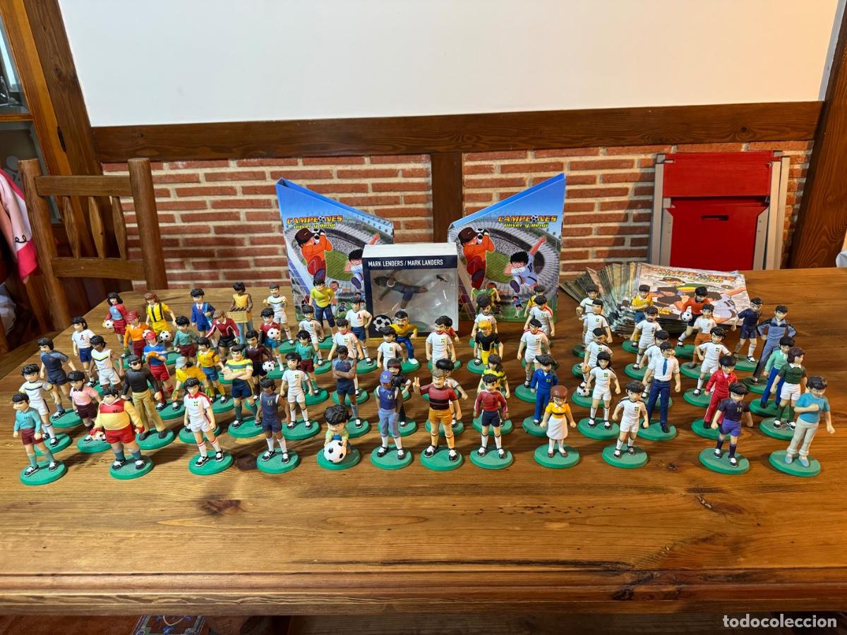 Figuras de Goma y PVC: Colecci&oacute;n Oliver y Benji (Captain Tsubasa) &ndash; 70 figuras Altaya + 70 fasc&iacute;culos + 2 archivadores + fi