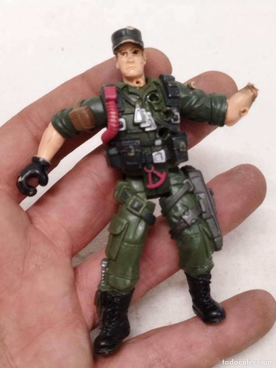 Figuras de Goma y PVC: Figura, mu&ntilde;eco militar de juguete tipo Gijoe. Falta una mano.