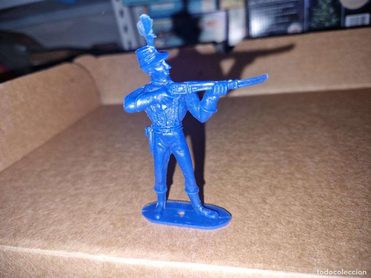 Figuras de Goma y PVC: Antigua Figura en pl&aacute;stico . Soldado Federal de Comansi. /NUEVO