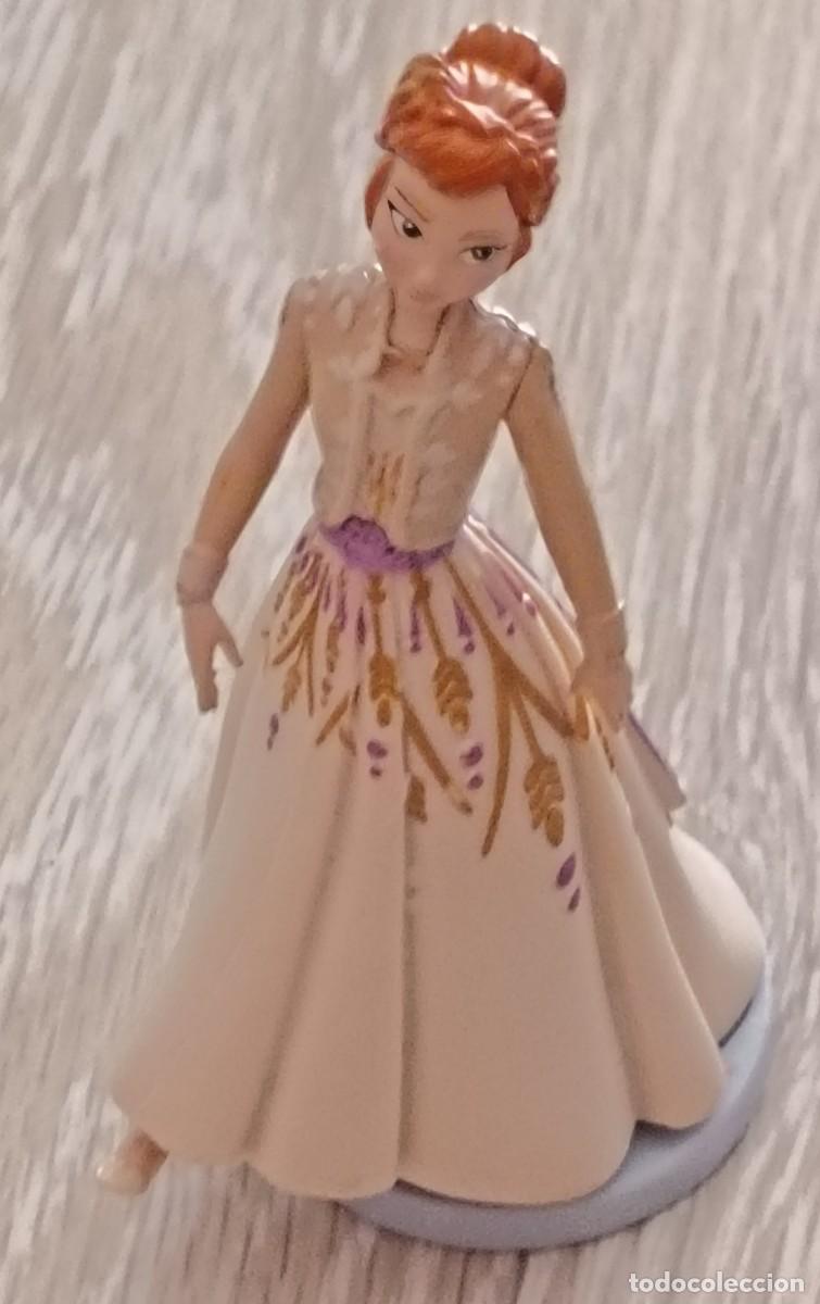 Figuras de Goma y PVC: Figura de PVC. Mu&ntilde;eca coleccionable, Princesa Anna de Arendelle. Frozen II. Disney.