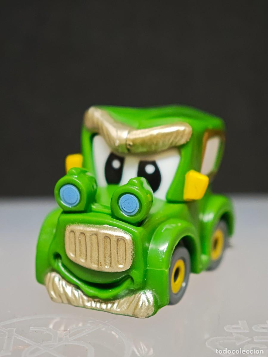 Figuras de Goma Kinder: FIGURA KINDER FERRERO COCHE FAMILIA VOLGAS