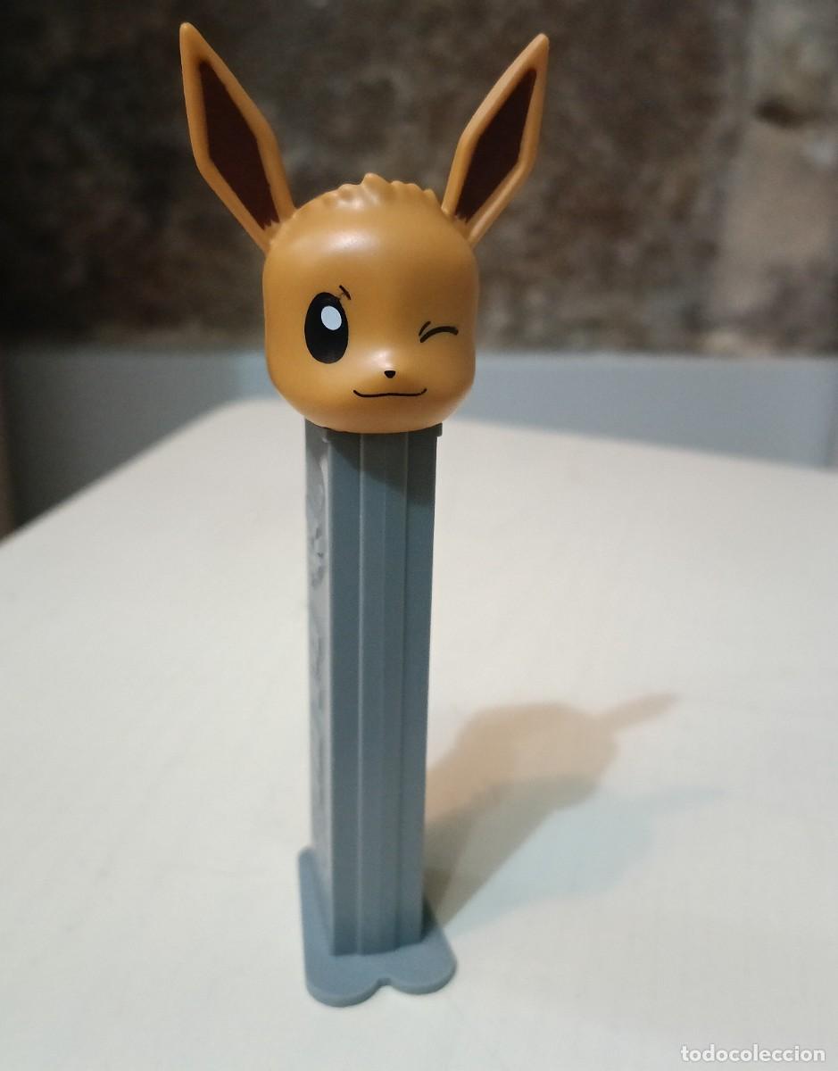 Figuras de Goma y PVC Dispensador PEZ: Dispensador caramelos Pez. Eevee. Pokemon.