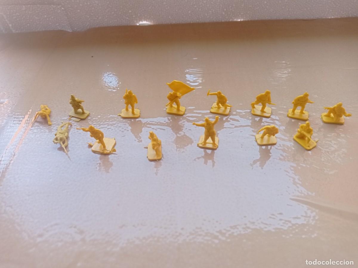 Rubber and PVC Figures: Lote de figuras de japoneses