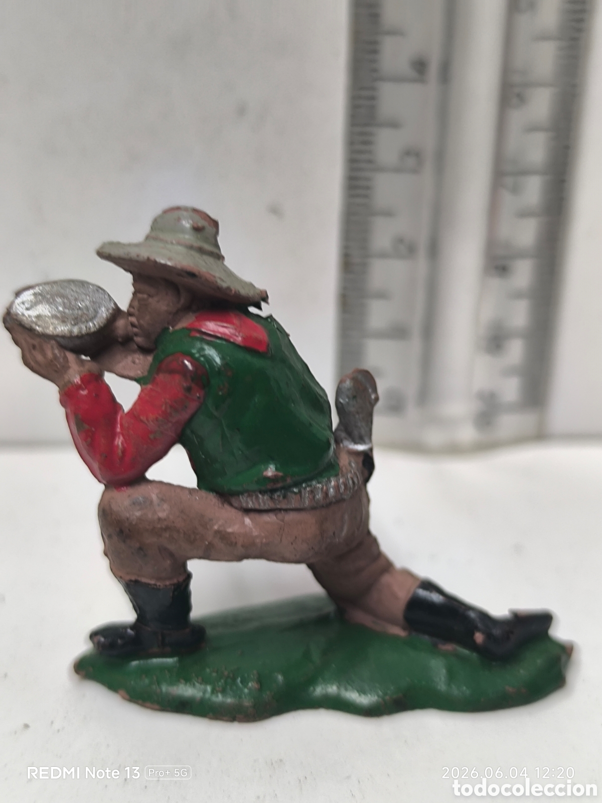 Figuras de goma y PVC: Lafredo vaquero bebiendo cantimplora - Foto 2
