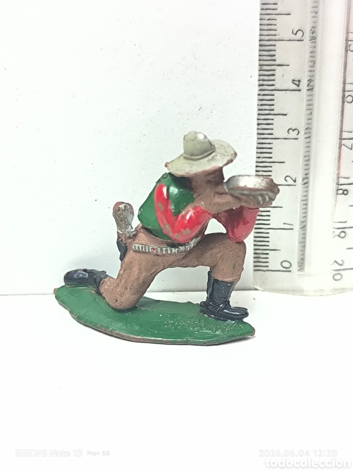 Figuras de Goma y PVC: Lafredo vaquero bebiendo cantimplora