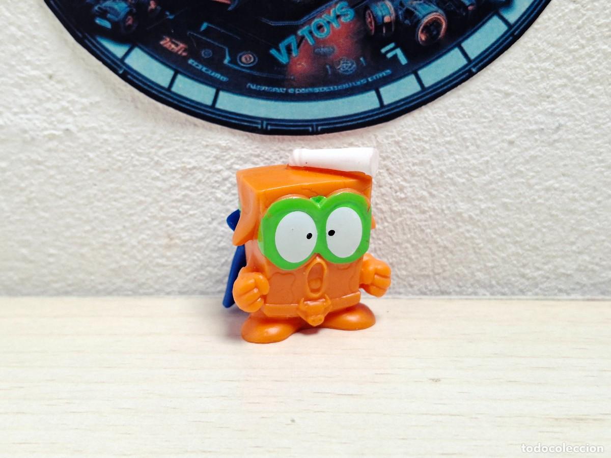 Figuras de Goma y PVC: Superzings Captain Moo 600 Serie 8 Magic Box Superthings
