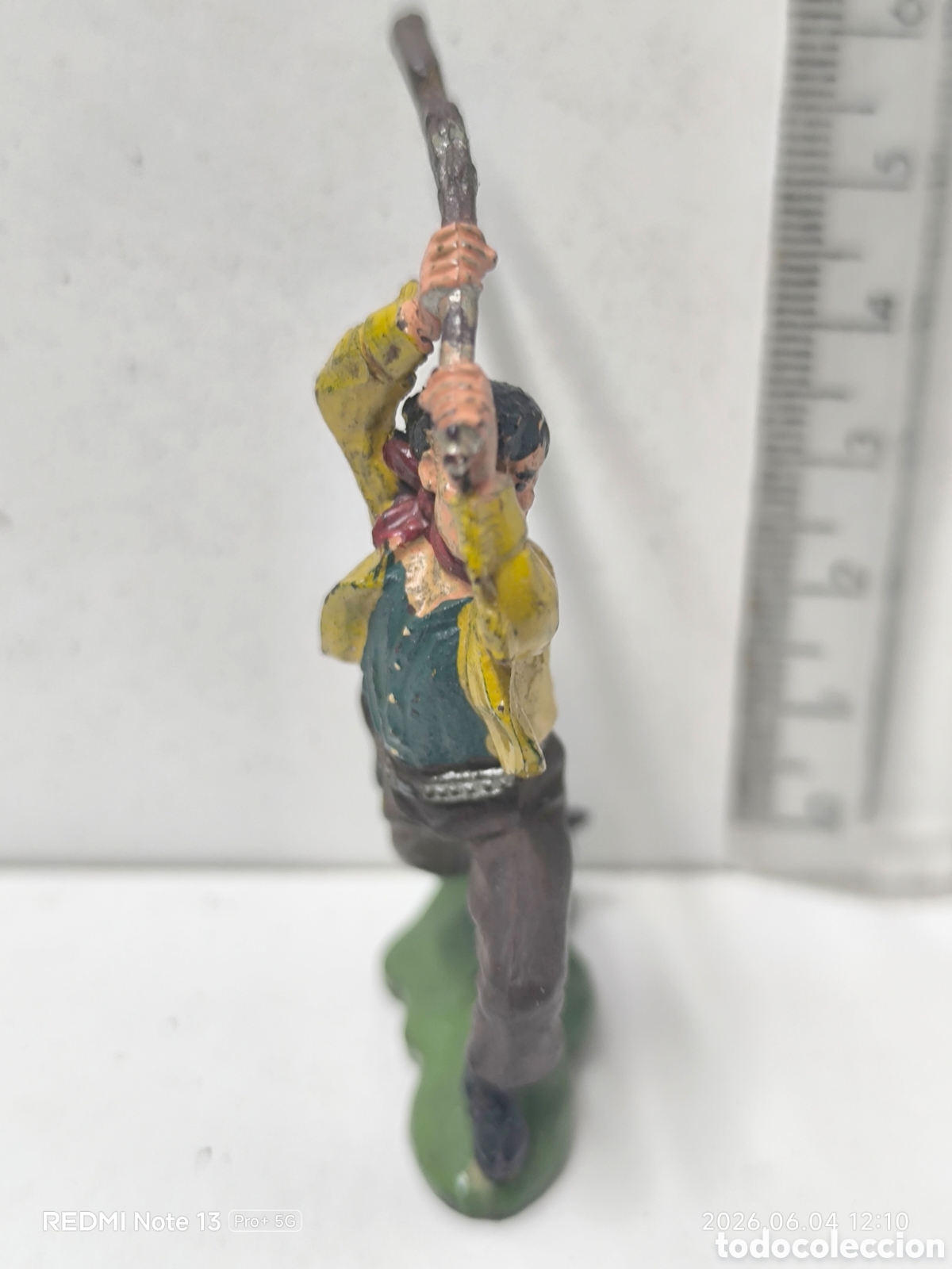 Figuras de goma y PVC: Vaquero atacando con arma reamsa - Foto 2