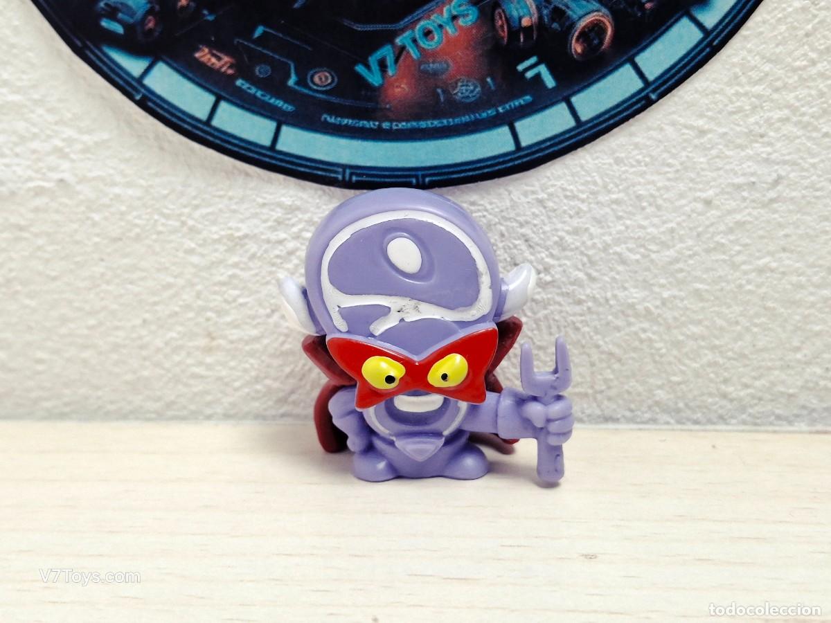 Figuras de Goma y PVC: Superzings Beefy 220 Serie 3 Superthings Magic Box