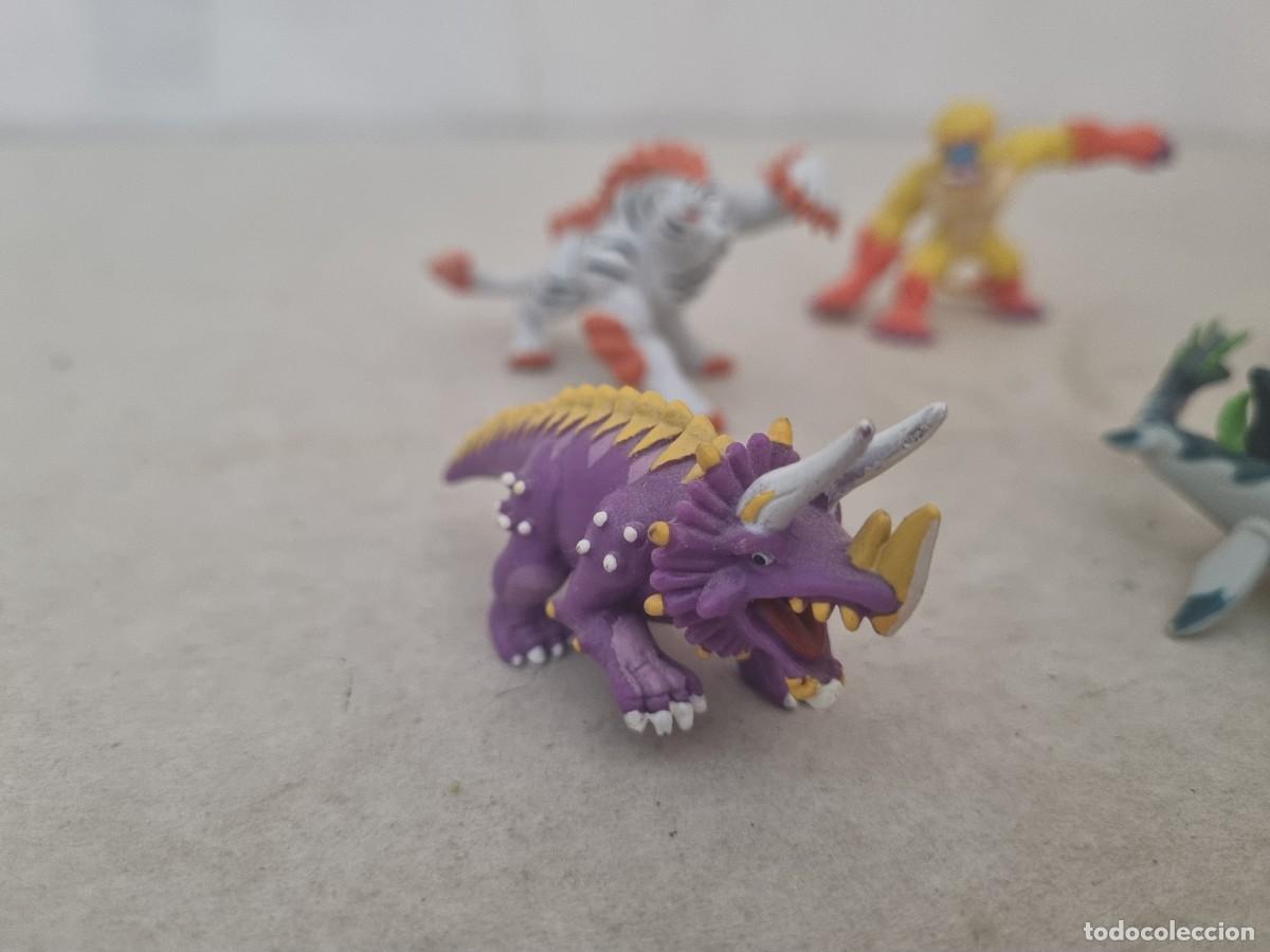 Figuras de goma y PVC: Lote de 5 mu&ntilde;ecos invizimals - Foto 5