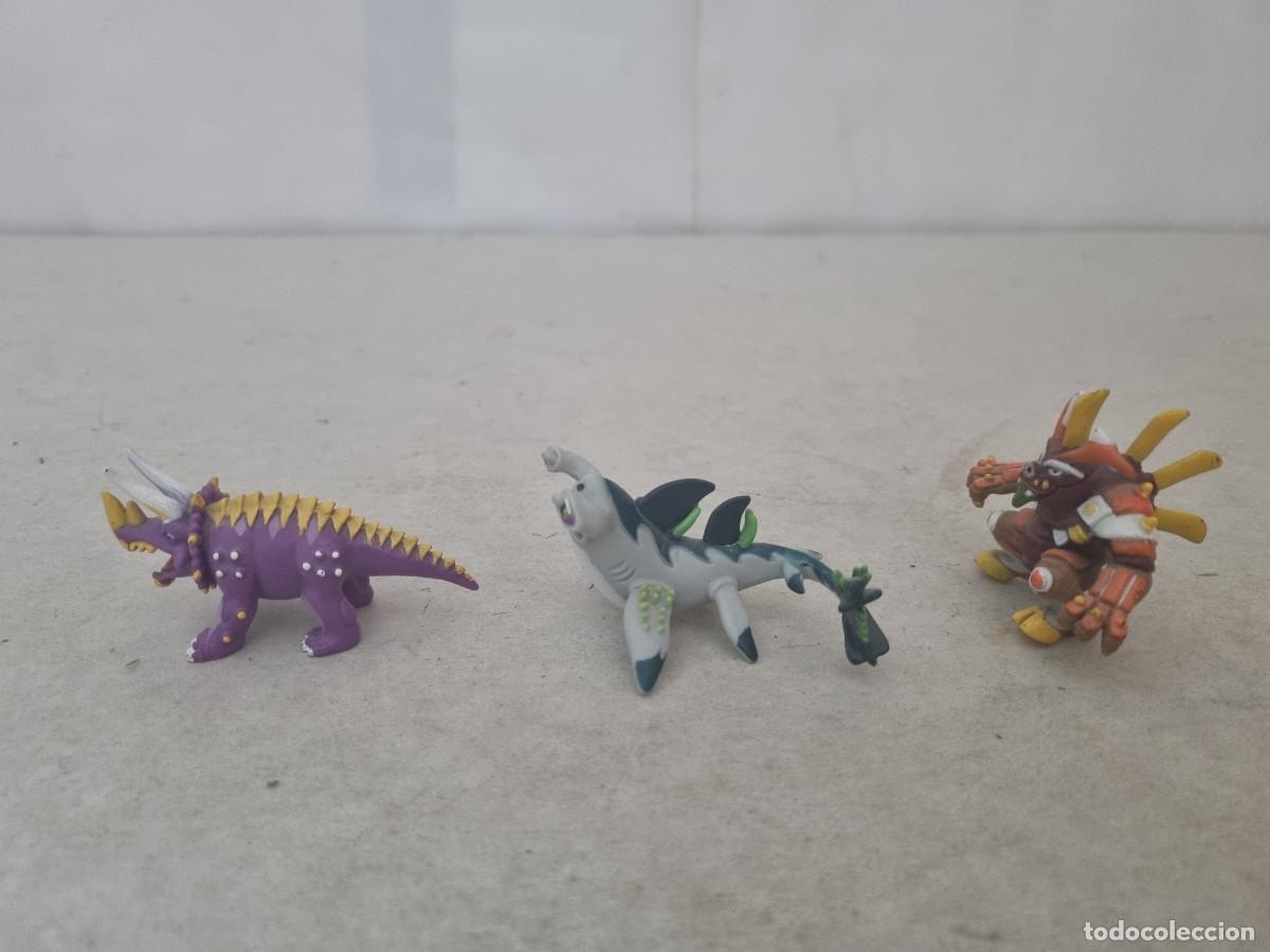 Figuras de goma y PVC: Lote de 5 mu&ntilde;ecos invizimals - Foto 11